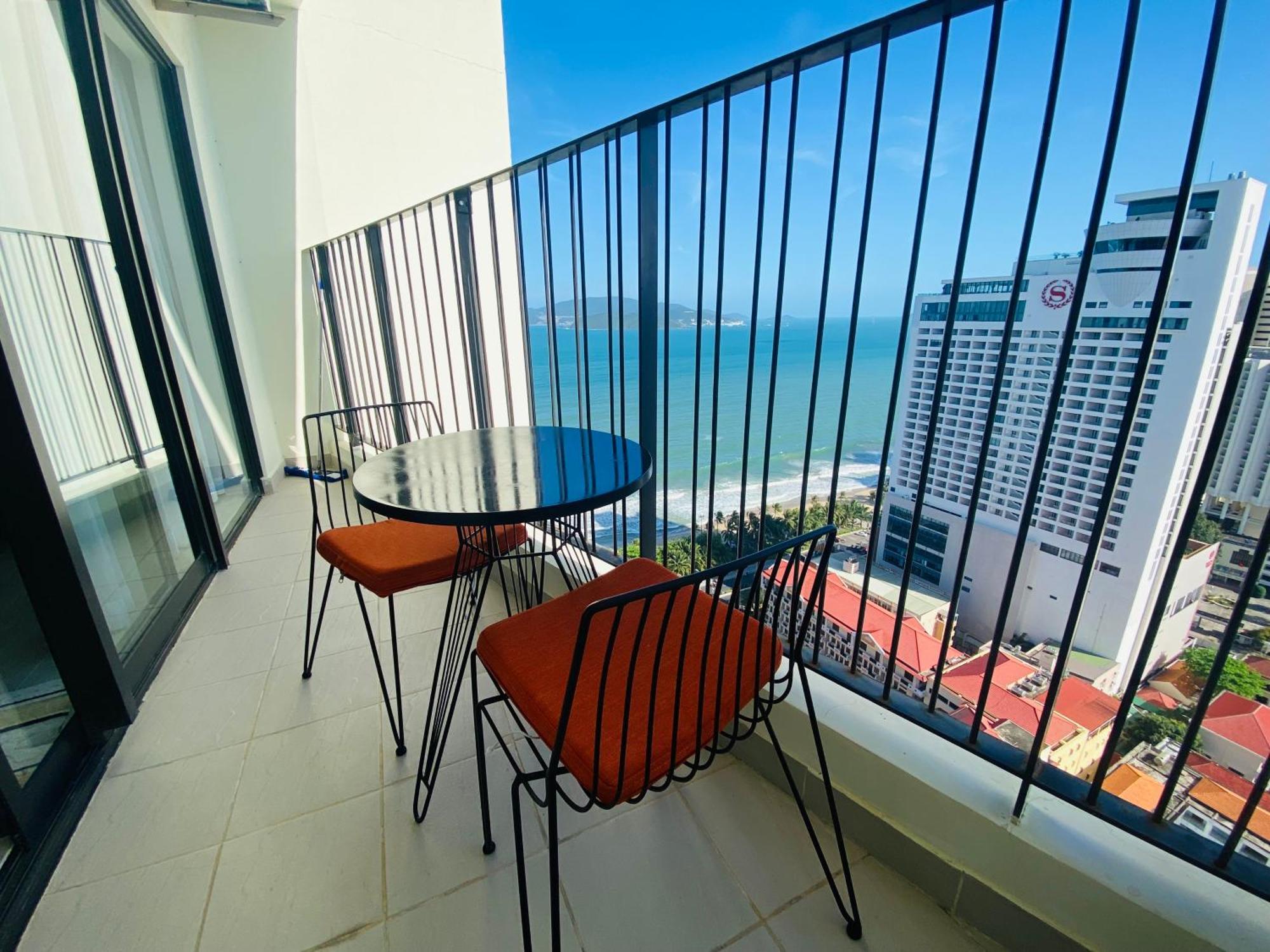Can Ho Gold Coast O Nha Trang View Bien - Vivastay Exterior photo
